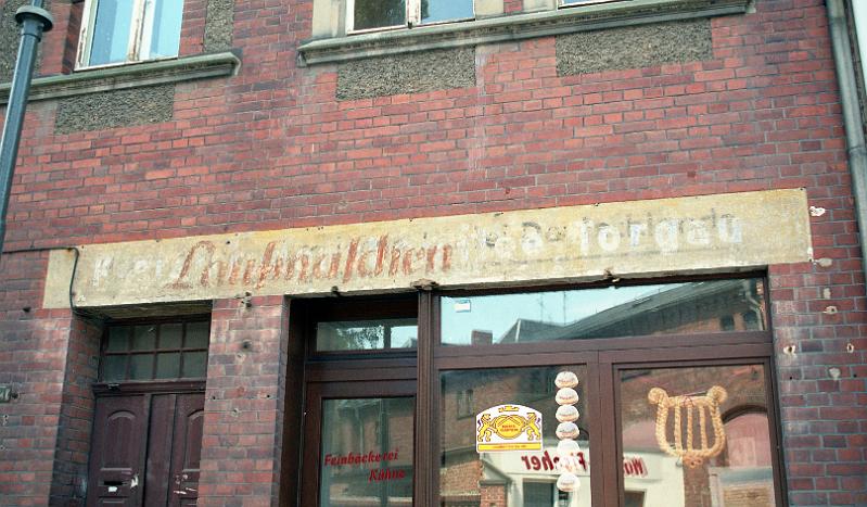 Torgau, Wittenberger Str. 21, 27.7.1996 (1).jpg - Laufmaschen (in Rot), ... Torgau (in Weiß)